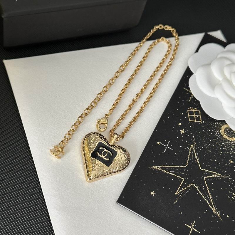 Chanel necklace 1lyx95